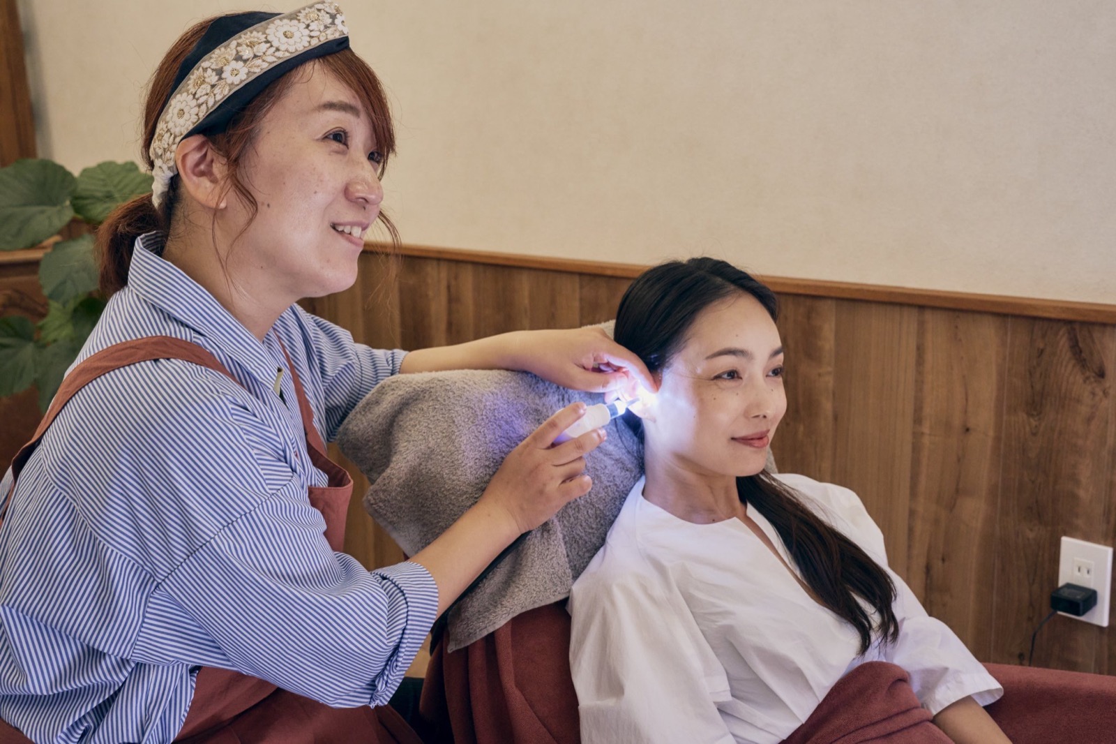 見える耳掃除の様子